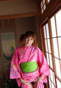 Японки в кимоно показывают пушистые лобки - фото #17