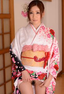Японки в кимоно показывают пушистые лобки - фото #20
