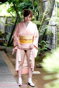 Японки в кимоно показывают пушистые лобки - фото #8