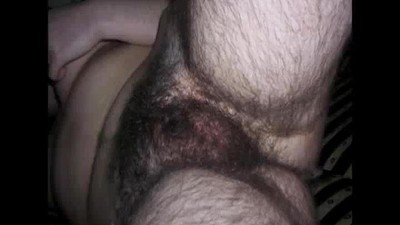 Femme extrêmement poilue